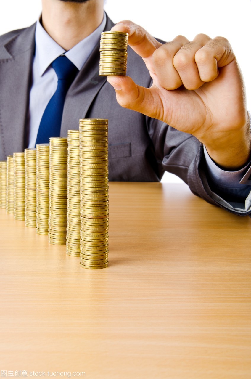 beat365平台入口|李晨nic现身上海时装周 直面“孤独”人生传递潮流惊喜(图2) beats365唯一官网